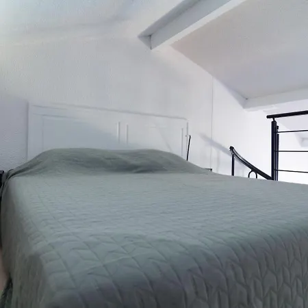 Les Jardins D'amaryllis-8 Apartment